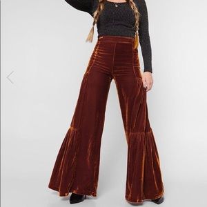 Free People Say La Vie Wide Leg Velvet NWT Pant 12